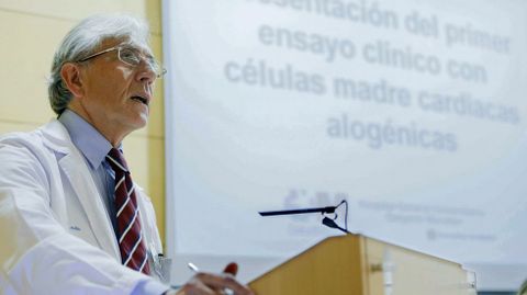 El jefe de servicio de cardiologa del Hospital General Universitario Gregorio Maran, Francisco Fernndez-Avils, durante la presentacin de la terapia pionera en humanos que utiliza clulas cardiacas alognicas