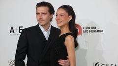 Brooklyn Beckham y su mujer, Nicola Peltz, en la fiesta de Elton John