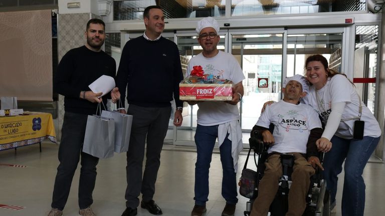 El Mercado de Abastos de Lugo acogi� este jueves una nueva semifinal del IX Concurso de Cocina En ASPACE cocinamos juntos.