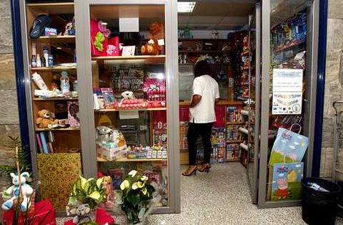La Rede Galega de Kioskos explota el del Hospital do Saln�s desde hace dos a�os y medio. 