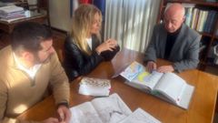 Beatriz Sestayo, gerente de SEA, se reuni� este lunes con el alcalde de Vilanova de Arousa, Gonzalo Dur�n, para informarle de la inminente contrataci�n de un estudio de viabilidad de la ampliaci�n del pol�gono de Bai�n.