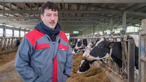 Aunque en las granjas de ciclo cerrado como esta el riesgo es mucho menor, Manuel dice que preocupación sempre hay