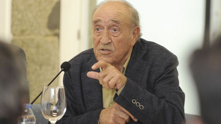 Carlos Mella, en una conferencia sobre Castelao