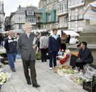 El mercadillo de alimentaci�n se celebra los jueves, en la Praza Maior.