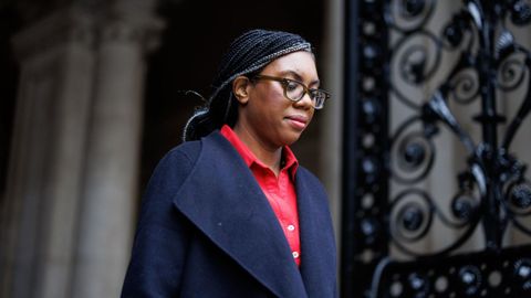 Kemi Badenoch, actual portavoz de Vivienda britnica y una de las candidatas para liderar el Partido Conservador.