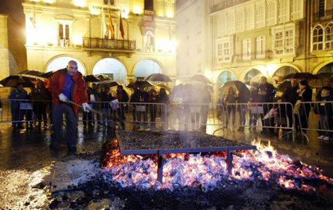 <span lang= es-es >Los magostos reducen la productividad</span>. El bajo rendimiento de los soutos ourensanos -es decir, el volumen de casta�a comercializada frente al n�mero de hect�reas de cultivo- se debe, entre otras cosas, al �autoconsumo y consumo en eventos l�dicos de temporada�, concluye el estudio Promercado, elaborado por el consultor Manuel L�pez y el profesor Andr�s Mazaira. 