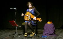 Tobie Miller abri� las jornadas de Rianxo, que hoy llegan a su fin con un seminario. 