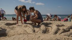 Certamen de esculturas de arena en A Ladeira