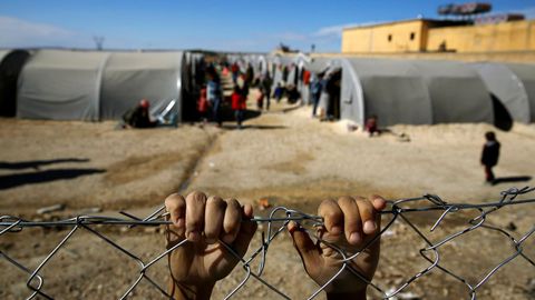 Un ni�o refugiado kurdo en un campamento de la ciudad siria de Kobani.