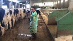 El veterinario y director t�cnico de Gando Nuevas Tecnolog�as, Guillermo Lorenzo, en una explotaci�n ganadera