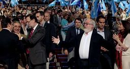 Arias Ca�ete estuvo arropado en el cierre de campa�a por Rajoy y por la c�pula del partido y de la Comunidad de Madrid.