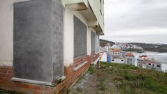 Edificio de A Atalaia, ya sellado.