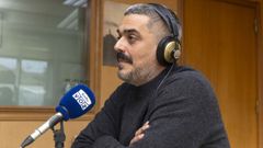 Daniel Prez, en el estudio de Radio Voz Bergantios