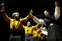 A Carballeira de Cercio organiza una nueva edici�n de su muestra de baile tradicional. 