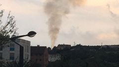 Humo que emana una de las chimeneas de Arcelor en Gij�n