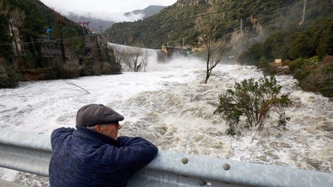 As est el ro Ter a su paso por la presa del Pasteral.