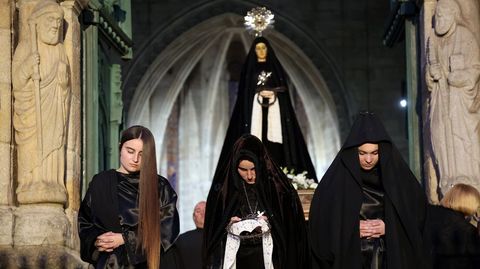 Desenclavo y procesi�n del Santo Entierro en Noia