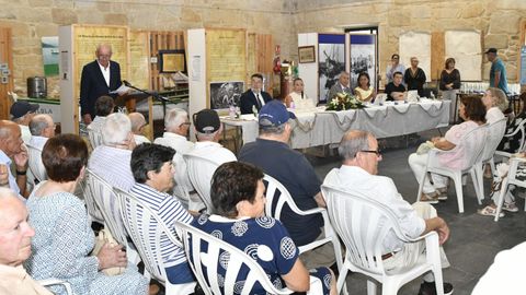 Acto de homenaje en Muros a los profesionales del mar nacidos en 1947