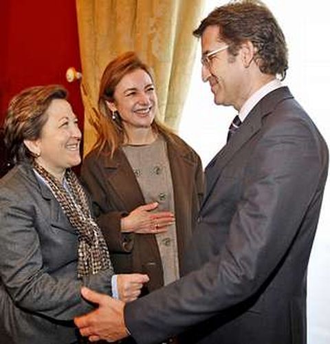 Feijoo, ayer junto a Farjas y Curr�s, las dos conselleiras que se van al Ejecutivo de Rajoy.