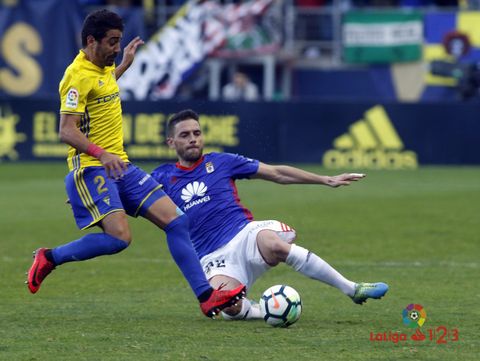 Rocha Carpio Cadiz Real Oviedo.Accion entre Rocha y Carpio que terminara en la expulsion del oviedista