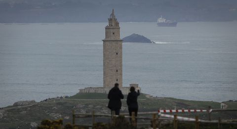 Vista da la Torre de Hrcules desde el monte de San Pedro