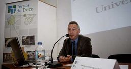 Fraiz, durante su intervenci�n en las jornadas para Pymes sobre turismo rural en Lal�n, el pasado a�o