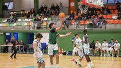 El Basket Xiria, en un partido de esta temporada en el Vila de Noia.