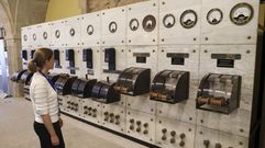 El cuadro elctrico, de siete metros, de la grada nmero 1 de la antigua Bazn