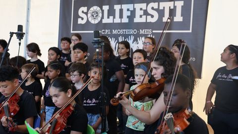 Los fondos recaudados se destinan al proyecto musical Son das Flores
