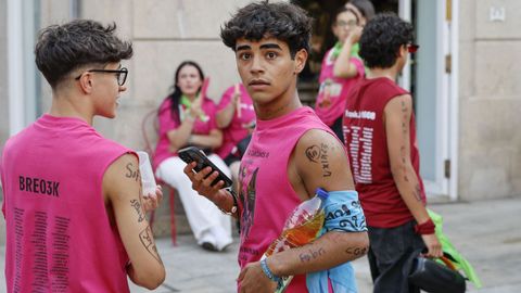 Los vecinos de O Carballiño no se dejaron acobardar por el calor y sacaron sus diseños a la calle