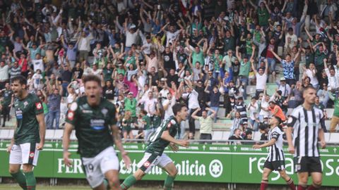 A Malata enloquece con la remontada del Racing ante el Badajoz.