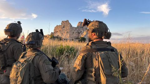 El Ej&eacute;rcito de Israel anunci&oacute; este domingo que lleva d&iacute;as operando en torno al castillo de Beaufort, una posici&oacute;n estrat&eacute;gica en el sur del L&iacute;bano y al norte del r&iacute;o Litani, sobre el que ha expandido su invasi&oacute;n en los &uacute;ltimos d&iacute;as