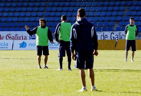 Luisito enfatizaba ayer en como quer�a que se colocaran sus hombres sobre el terreno.