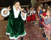 Mucha m�sica y mucha animaci�n ayer para los ni�os en Xove<span lang= es-es > </span>