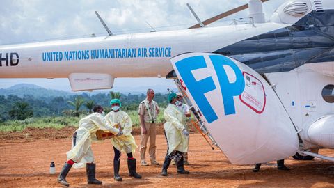 Un grupo de sanitarios trabajando en la provincia de Ituri, en el Congo