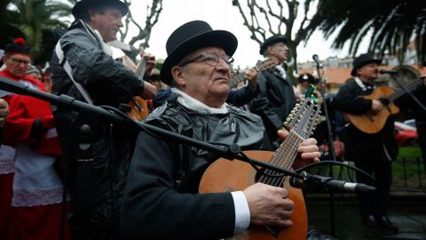 Carnaval 2017. Entroido. Fiesta choqueira en calle de A Torre