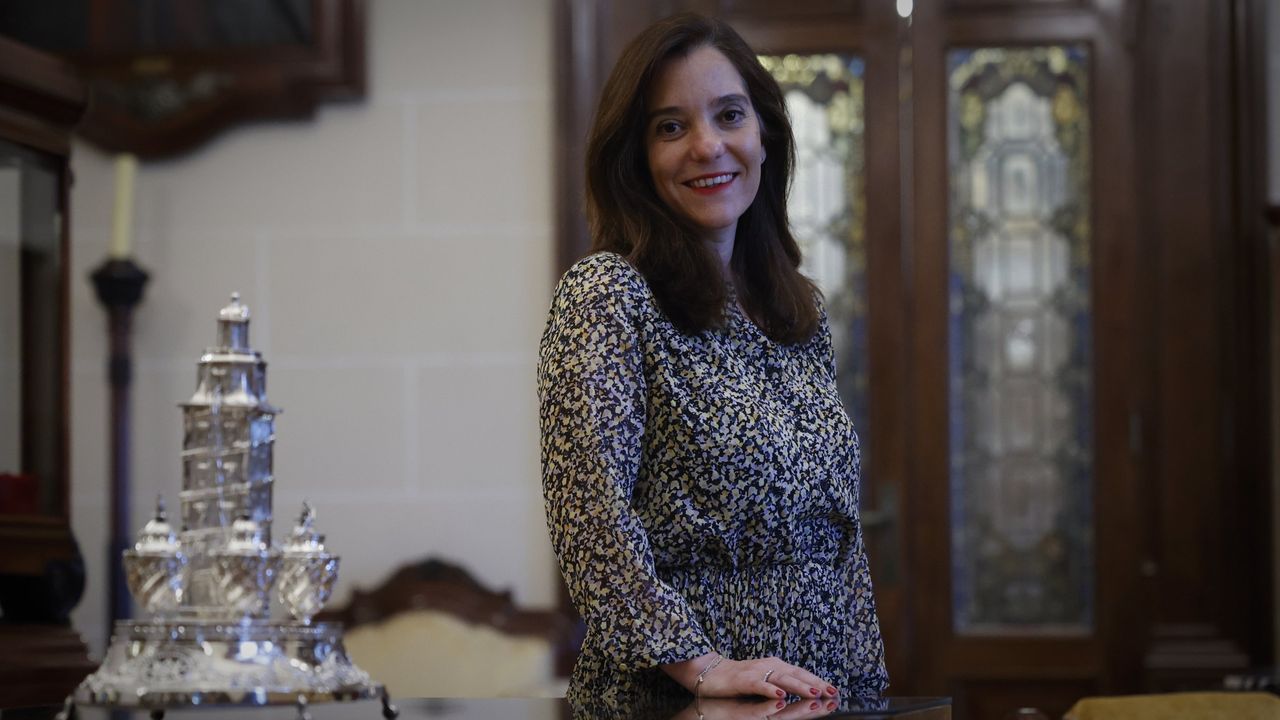 Inés Rey, alcaldesa de A Coruña: «Somos de las pocas ciudades con un mes entero de fiestas gratuitas»