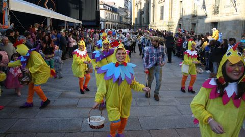 S�bado de pi�ata en Celanova.Ni�os y mayores disfrutaron de lo lindo con el desfile.