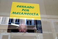 Santalla evoc� a un librero argentino, luego escritor, con su cartel �Cerrado por melancol�a�. 