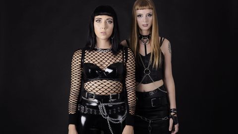 V�rtebras son Amari (izquierda) e Ika Subversiva