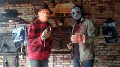 Dos de los personajes que tomar�n parte en la �festa do terror� de Quiroga
 