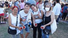Centenares de personas degustaron las fresas de Eir�s, en A Coru�a