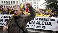 Marcha de los trabajadores de Alcoa en defensa del futuro de la planta de Avil�s.Marcha de los trabajadores de Alcoa en defensa del futuro de la planta de Avil�s en el a�o 2014