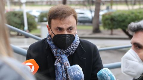 El c�mico Jos� Mota, a su llegada como v�ctima de estafa a la segunda sesi�n del juicio a Paco Sanz