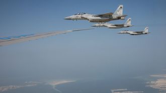 Aviones de combate catares en ruta a Doha