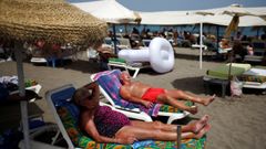 Turistas en Torremolinos, en imagen de archivo