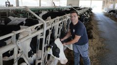 Bonet Cid regenta la ganader�a que este verano recibe visitas dentro del programa organizado por el Concello