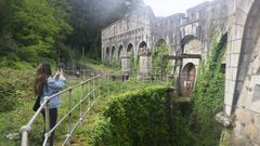 El castillo de La Palma rodeado de maleza el pasado abril.