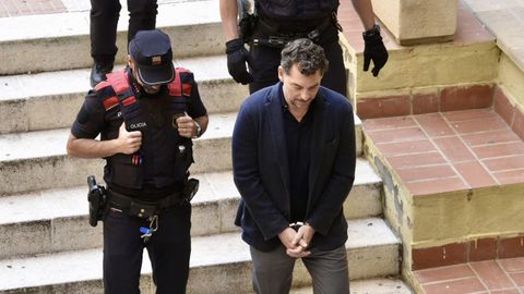 Jonathan Andic, hijo del fundador de Mango, a su salida del juzgado de Instrucci�n 5 de Martorell, tras ser detenido como presunto homicida de su padre Isak Andic.