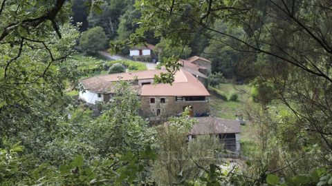 La casa grande de Covas es el centro de la extensa finca que los propietarios ponen a la venta